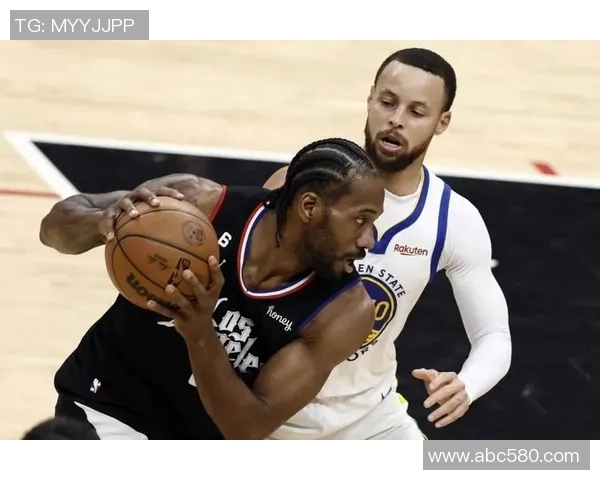 19日勇士对快船直播全程回顾与精彩瞬间分析 19日勇士对快船直播全程回顾与精彩瞬间分析