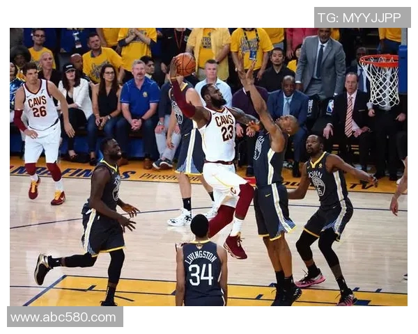 2018年NBA总决赛骑士与火箭对决詹姆斯的传奇时刻与精彩表现回顾 2018年NBA总决赛骑士与火箭对决詹姆斯的传奇时刻与精彩表现回顾