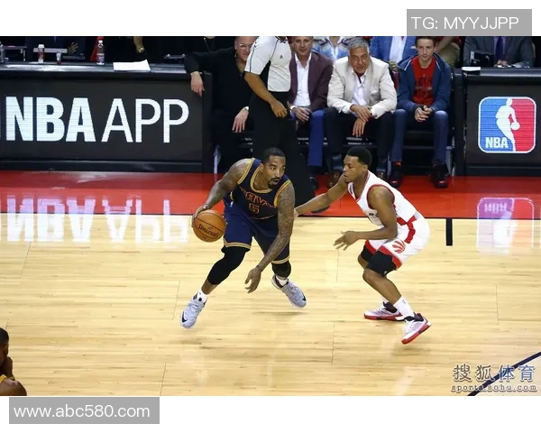 2016年NBA季后赛骑士与猛龙激战回顾及精彩瞬间分析